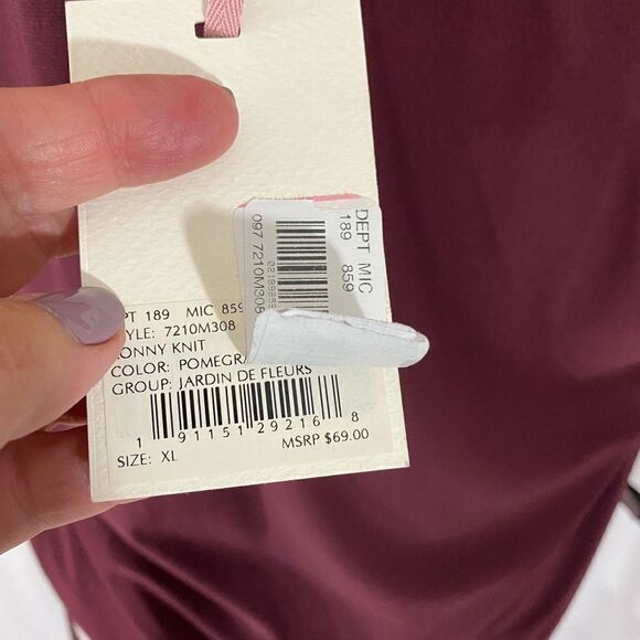 NWT Alex Marie V Neck Plum Color Top - Picture 10 of 10